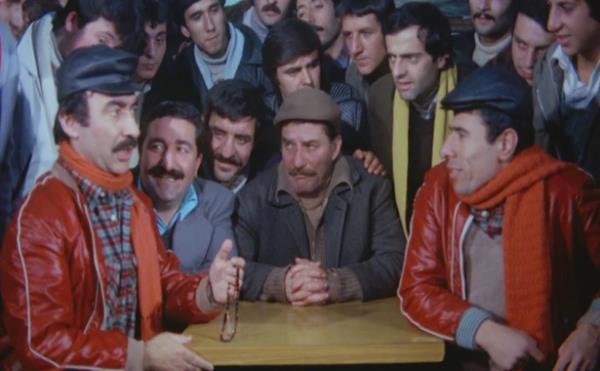 <p>icek abbas- sollama beni sollarim seni</p>  akir- gecme beni ezerim seni  <p>icek abbas- dnya dikenli bir hayat sevenler de mi kabahat?</p>  akir- yaklama toz olursun geme piman olursun  <p>icek abbas- ilemse ekerim kaderimse glerim</p>