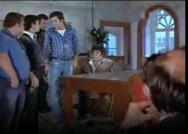 <p><b>Hababam Snf / Kemal Sunal </b></p>  ocuklar sakn gelmeyin bu tnelin ucun b*mb*k bir yere kt