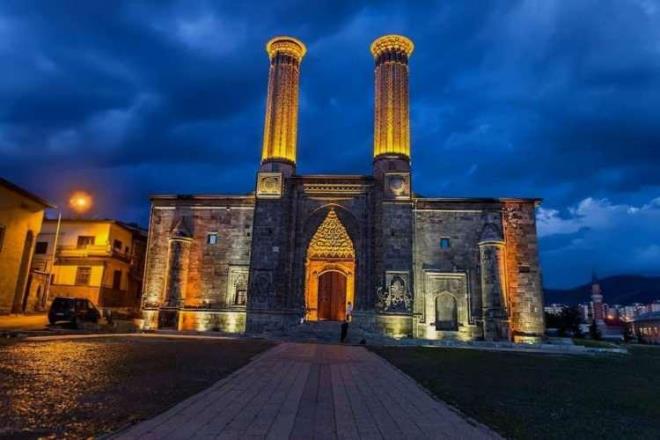 SVAS    Kadnlarda ortalama yaam sresi: 81,2    Erkeklerde ortalama yaam sresi: 75,9    Ortalama: 78,5