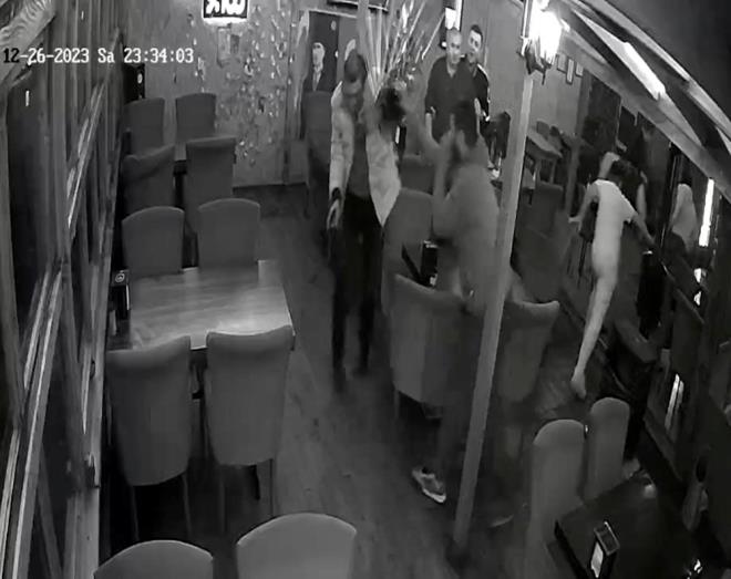 Tartma srasnda Ersoy, belindeki tabancas karrken Kazan da eline geirdii p kovasyla bana vurdu.