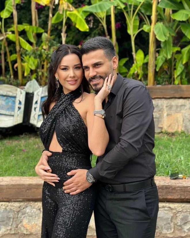 DLAN VE ENGN POLAT TUTUKLANDI (5 KASIM)    Ksa sre ierisinde yaadklar ykselile ve lks hayatlaryla dikkat eken Dilan Polat ve Engin Polat, kara para akladklar ve vergi kardklar iddialaryla tutukland.