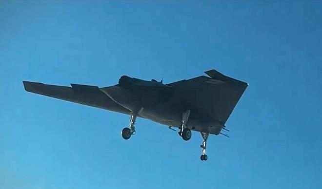 Cumhurbakan Erdoan, paylamnda, ANKA-3'n ilk uuundan grntlerin yer ald videoya da yer verdi.