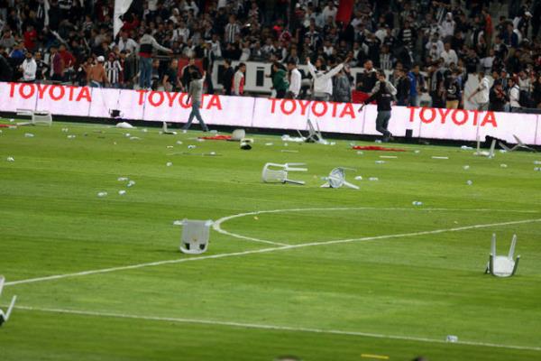 <b>7-</b> Statta meydana gelen tm hasarlar yasa gerei Beikta Kulb tarafndan denecek.