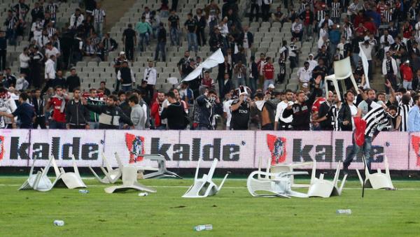 Beikta-Galatasaray derbisi tatil edildi... Peki imdi ne olacak!