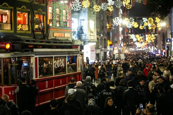 Yaplan kontrollerden pheli bir kiiye rastlanmad.