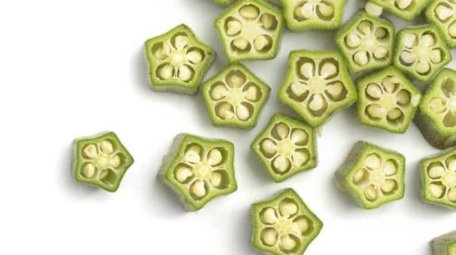 Zengin lif i�eri�i<p>  Bamya tohumu, protein, lif, vitaminler ve mineraller a��s�ndan zengin bir i�eri�e sahiptir. Bitkisel protein kayna�� olarak �nemli bir yer tutar. Protein, kas geli�imi, onar�m� ve genel v�cut fonksiyonlar� i�in kritik bir rol oynar.