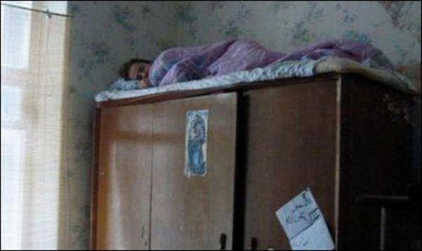 niversiteyi kazanmak herkesin hayali olabilir ama renci evinde yaamak bazen hayalden tesini gerektirir