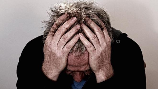 Harvard ve Duke niversitesi aratrmaclar DNA metilasyonunu biyolojik yan bir iareti olarak ltler. DNA metilasyonu, vcudumuzun belirli genleri ap kapatma eklidir.    Zamanla baz genlerin almas veya kapatlmas, belirli kanser veya demans trlerine yakalanma riskimizi artrabilir.