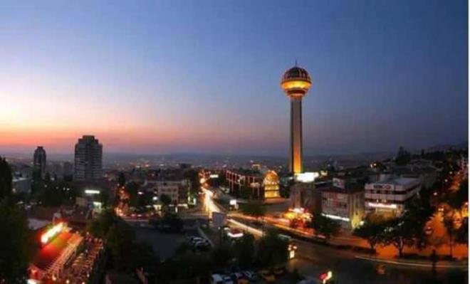 ANKARA/ENGURU    ehrin dier isimleri; Ankyra, Ankura, Ankuria, Angur, Engrl, Engrye, Angare, Angera, Ancora, Ancora ve son olarak Ankara eklini almtr.