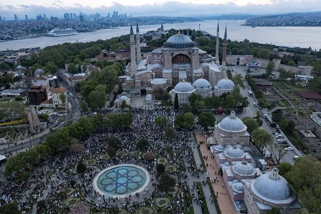 RECEP AYI NE ZAMAN BALAYACAK?    Diyanet leri Bakanl Vakit Hesaplama Blm'nn "vakithesaplama.diyanet.gov.tr" internet adresinde yer alan bilgiye gre;     aylar, Receb ayyla birlikte 12 Ocak 2024 Cuma gn balayacak.