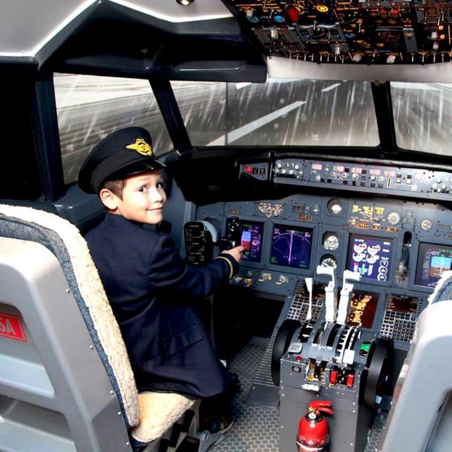 KDZANA    ocuklarn lkesi KidZania'da, ocuklar, birlikte doya doya elenirken yeni eyler reniyor. KidZania'da, 4 -14 ya arasndaki ocuklar, birbirinden elenceli 65 aktivite alannda hem motor becerilerini hem de fiziksel ve sosyal becerilerini gelitirme olana buluyor.    ocuklar burada 100'den fazla meslei deneyimleyerek, seim yapma zgrln elde ediyor, yaratclklarn kullanyor.