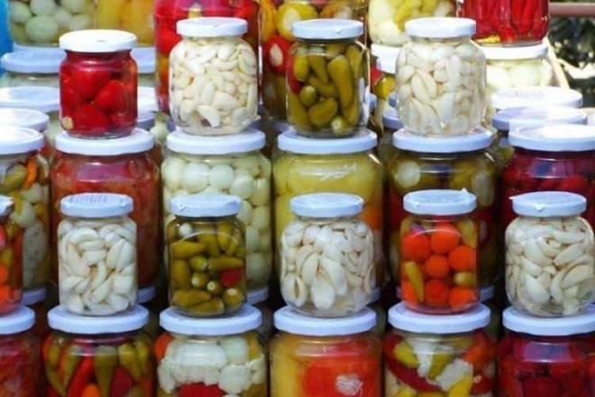 KONSERVELER    Konserve rnler abuk bozulmamas iin yksek miktarda tuz barndrr.