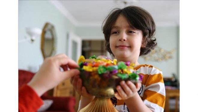 Ramazan Bayram tatili 9 Nisan 2024 Arefe gn leden sonra balayacak, 12 Nisan Cuma gn sona erecek. Ancak Cumartesi- Pazar hafta sonu tatiliyle birlikte Ramazan Bayram tatili 5,5 gn olacak.