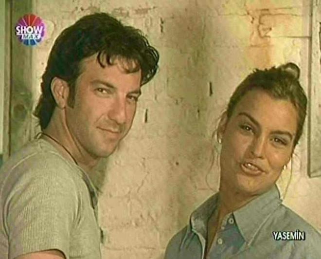 Oyunculuunun yan sra sunuculuk kariyeriyle de adndan duyurdu.