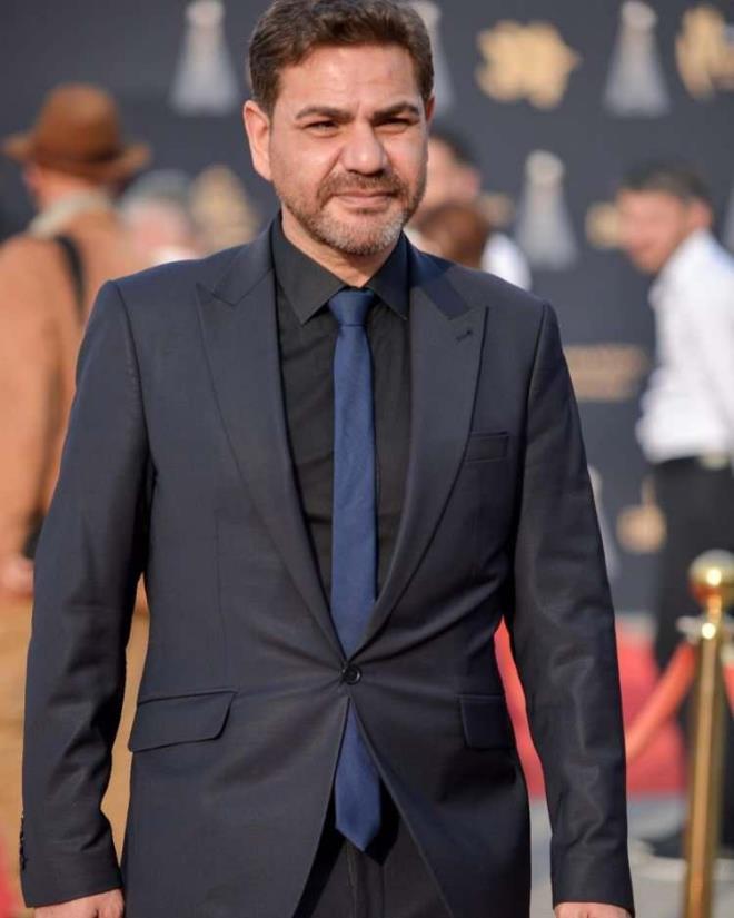 YEN MESLE AIRTTI    Erhan Ufak imdilerde Azerbaycan'da 'Trk Sanat Akademi' adyla kurduu oyunculuk eitim stdyosunda oyuncu olmak isteyen adaylara kamera n oyunculuk dersleri veriyor