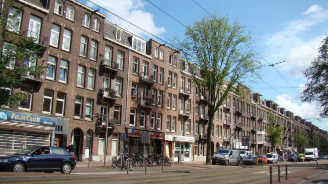 WEST - AMSTERDAM    Dnyann en ok turist eken lkelerinden biri olan Hollanda, elbette bu listede de yer alyor. Amsterdam'n West semti, listeye 9'uncu sradan giri yapyor ve bu semt dikkat eken mimarisi, kanallar ve ok kltrl yapsyla adndan sz ettiriyor.
