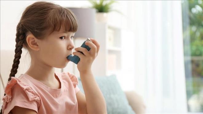 Stresli olduunuzda kaslarnzn yaralanmalardan korunmak iin gerilme olasl da daha yksek. Bu gerginlik srt ve omuz arlarna ve ba arlarna yol aabilir.    Nefes almann hzlanmas ayn zamanda hava yolunu daraltan ve nefes almay zorlatran astmn etkilerini iddetlendirebilir.    Srekli ykselen kortizol, vcutta eklemlere saldrabilecek iltihapl bir tepki balatr.