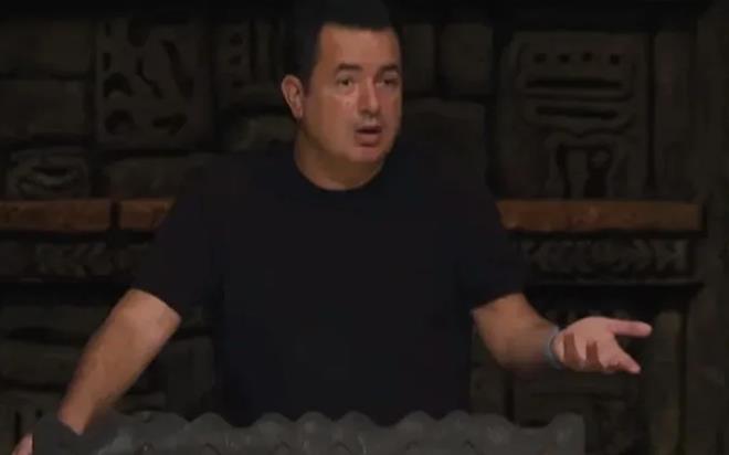 Survivor'un yeni blm tantmnda Acun Ilcal'nn "Dominik polisi operasyon yapm, bizimkileri alm" aklamas gndem oldu.