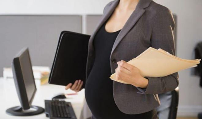 Anne, doum izninde geen sreler iin de devletten para alyor. Buna doum izni (rapor) paras deniyor. Devletin karlad bu parann hesabnda ise normal doumlarda 112 gnlk sre dikkate alnyor.