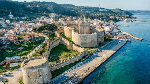 6. ANAKKALE    2023 ylnda merak edilen ehirlerden biri olarak adndan sz ettiren anakkale ise 17 plaka numarasyla listeye 6'nc sradan giri yapt.