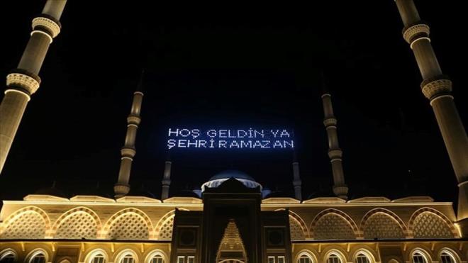 Mslmanlar iin mbarek olan on bir ayn sultan Ramazan ayna ksa bir zaman kald. Pek ok vatanda, Ramazan aynn ne zaman balayacan merak etmeye ve internetten aratrmaya balad. Ramazan ay, Diyanet leri Bakanl'nn yaynlad takvime gre 2024 ylnda Mart aynda balayacak.