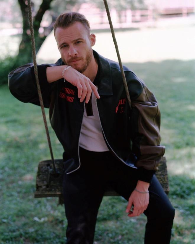 BRSN'DEN YANIT    ddialara Kerem Brsin cephesinden yant geldi.  X (Twitter)  hesabndan paylam yapan nl oyuncu, "Hangi paralel evrende oluyor bu?" ifadelerini kullanarak iddialar yalanlad.