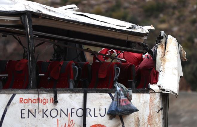 Yarallar ambulanslarla hastanelere kaldrld.