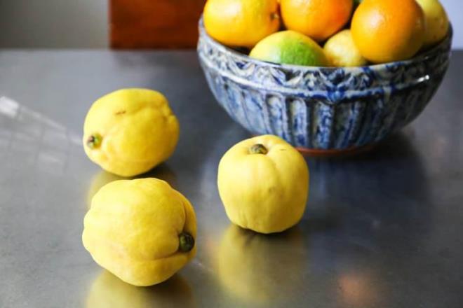 Ayva eker oran en dk meyvelerden birisidir ve kan ekerini ykseltmedii gibi gereksiz kaloriler de iermez. Bu sebeple gnl rahatlyla tketilebilir.