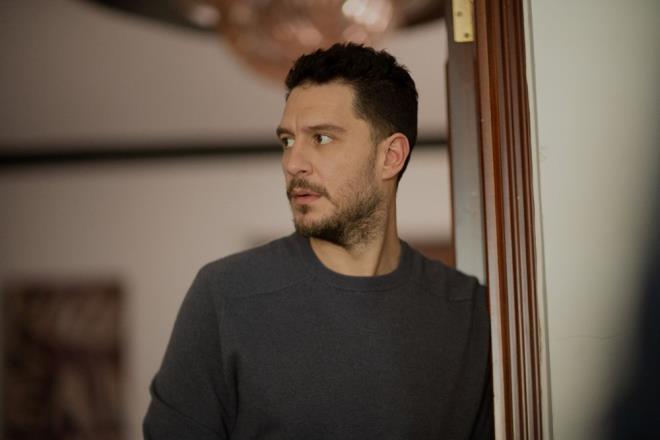 Mete ile Naz'dan bebek haberini alan Glten, "Daha ok erken deil mi? Naz'dan anne olur mu?" diye ard. Mete'nin babas gibi olmasndan korkan Glten, daha ok erken olduu ifade etti.    Sinirlenen Naz ise "Sizden renirim o zaman annelii" deyip ncila'y da alarak odasna gitti.