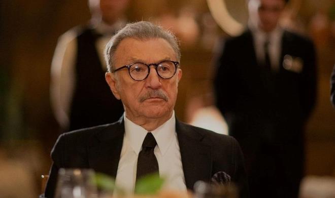 Sakla Beni'de srlar ortaya kyor! "ncila'nn ii artk daha zor" - 14  KONT ZYA VE BELGN ARASINDA PLER KOPTU    O srada Afife, Atf'n geldiini duyunca korkarken; Filiz babasnn ieri gelmesini engelledi.    Ayn anlarda Kont Ziya da kz Belgin'i arad ve ona "Belgin 'bu kez kantarn topuzunu kardm' demek iin gelmitim ama aldm bir haberle oke oldum. Sen baban nasl satarsn? Benim bundan sonra senin gibi bir kzm yok" dedi.