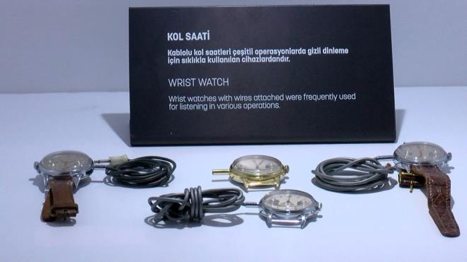 M�T'in kay�t i�in kulland��� saatlerde de ilk kez sergilendi. Sergi 19 Ocak - 11 �ubat tarihleri aras�nda  Pazartesi g�nleri hari� 11.00-20.00 saatleri aras�nda ziyarete a��k olacak.