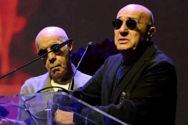 Alanson," Kaderde bu varm, en baa dnmek... imizde zkan?la birlikte geirdiimiz 52 yl iin kran, ayr dtmz 7 ay iin zlem ile, delikanl olduumuz yllardaki gibi Fuat ile ba baa, MF arklar sylemeye devam edeceimiz sahnelere dnyoruz. Bulumak zere!" szleriyle sevenlerini duygulandrd.