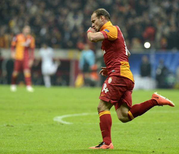3.Wesley Sneijder-3,2 milyon euro