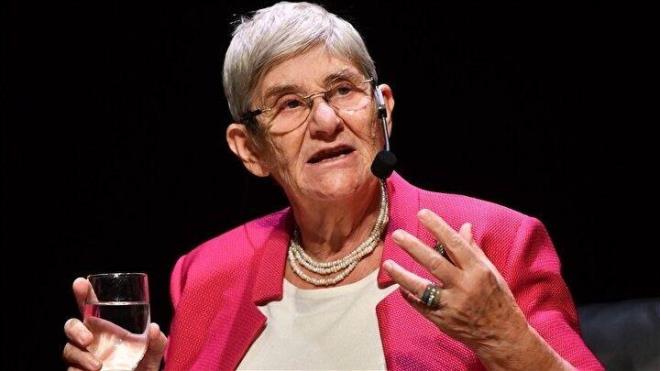 Prof. Dr. Canan Karatay zellikle baz besinlerin salk zerindeki olumlu etkilerine vurgu yaparak, baklk sistemini glendirebilecekleri belirtiyor.