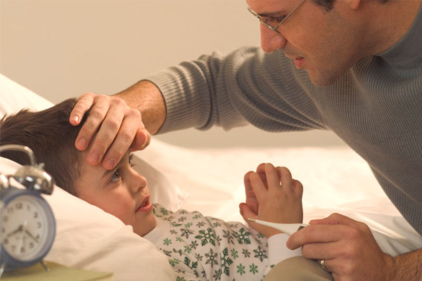 <b>Rotavir�s:</b> Olduk�a bula��c� olan rotavir�s ishale yol a�ar ve �zellikle k���k �ocuklarda h�zl� bir �ekilde dehidrasyona yol a�ar. Ancak bebekli�inde a��zdan verilen a�� sayesinde sonraki y�llarda �ocuklarda bu hastal�k �nlenebilir. A�� b�y�k �ocuklara yap�lm�yor. A�� �ans�n�z� ka��rd�ysan�z vir�s�n d��k�yla yay�lma riskine kar�� dikkatli olun.