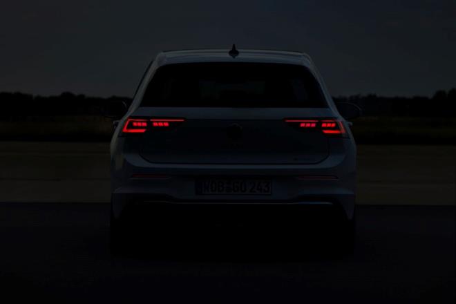 Arka tarafta da yine stoplarda deiim yaplm.  boyutlu grnme kavuan arka aydnlatmalar farkl grafiklerle kullanlabiliyor.