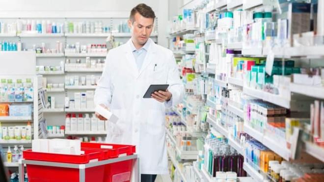 3- ECZACILIK    Salk alannda ne kan ezcaclk doktorlarn yazdklar ilalarn temini ve gvenli etkin kullanm sunuyor. Son dnemde en ok kazandran mesleklerde 3. srada yer alyor.