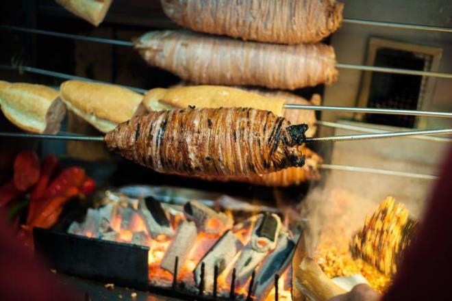 Birlemi Milletler (BM) Genel Kurulu tarafndan 2018'de alnan kararla, 7 Haziran, ?Dnya Gda Gvenlii Gn? olarak kabul edildi ve insanlarn yeterli gdaya ulamalarnn yan sra bu gdalarn salk ynnden gvenli olmalarnn da temel bir hak olduunun alt izildi.