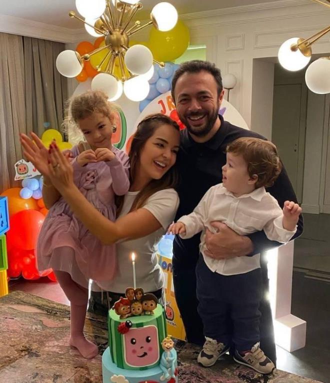 2018 y�l�nda Selim Selimo�lu ile nikah masas�na oturan Beng�'n�n, bir k�z bir erkek, iki evlad� var.