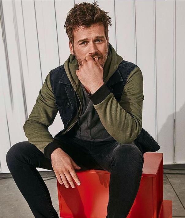 2016 ylnda Fransa'nn bakenti Paris'te nikah masasna oturan Kvan Tatltu ile Baak Dizer'in oullar Kurt Efe 15 Nisan 2022 tarihinde dnyaya gelmiti.  nl ift zel hayatlarna dair aldklar iddia edilen bir kararla gndeme geldi.