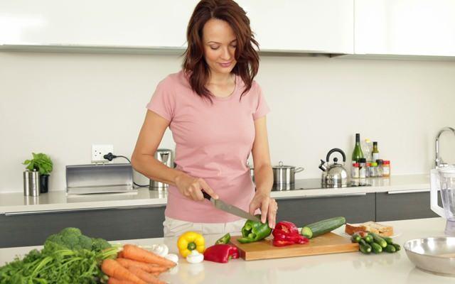 Eitleme ile ksmi emeklilikte 5400 gn ve 3600 gn arasndaki farkla ortadan kalkacak. Bu gerekletiinde Ba-Kur'dan ssk'ya gemek isteyenler iin 3.5 yl SSK'l olma kuralnn da ortadan kalkamas gndeme gelebilecek.