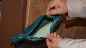 Aktp aktmadn anlamak iin mutlaka iini nce souk suyla doldurup deneyin. Byle yaparak kolayca szdrp szdrmadn anlayabilir, yank oluma risklerini mmkn mertebe azaltabilirsiniz. Eer en ufak bir sznt gibi bir durum fark ettiiniz anda kullanmamaya dikkat edin.