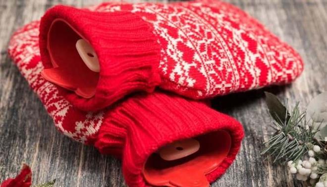 SICAK SU TORBASININ MR NE KADAR?    Herhangi bir problemi olmayan scak su torbalarn kullanm mr yaklak 2 yldr. 2 yln dolduran scak su torbalarn birden oluacak delik yrtlmalara kar deitirmek daha gvenlidir.