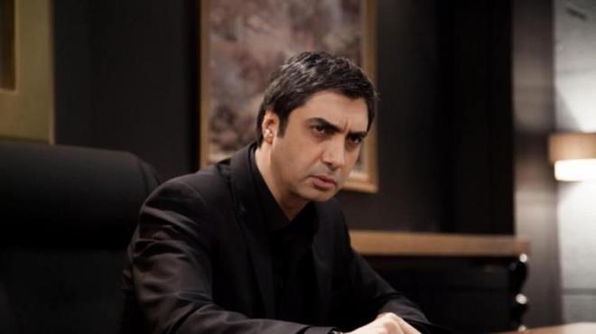 Bir dnemin en ok izlenen dizilerinden Kurtlar Vadisi'nde canlandrd Polat Alemdar rolyle hafzalarda yer edinen Necati amaz, uzun zamandr ekrandan uzak bir hayat sryor. Necati amaz'n getiimiz aylarda yapt aklamayla bir kez daha gndeme geldi. amaz, dizinin yeni sezonunun bir dijital platformda yaynlanacan duyurarak hayranlarn heyecanlandrd.