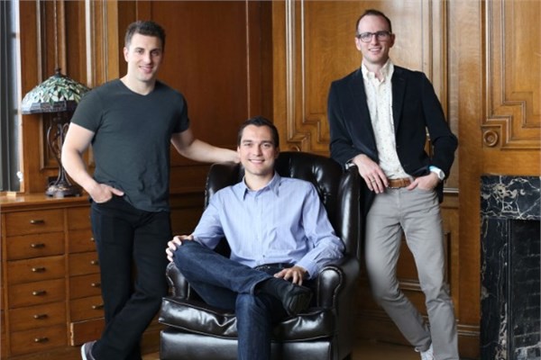 <p><b>05- Brian Chesky, Joe Gebbia ve Nate Blecharczyk</b></p>  Airbnb adl internet zerinden gnlk, haftalk ve aylk ev kiralama sitesinin kurucular. Srasyla 32, 32 ve 30 yandalar.