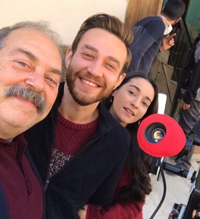 KARDE SEKSENLER'N YILDIZI IKTI    Ali Denkalkar'n kendisinden 7 ya kk kardei Munis Denkalkar' grenler ise aknlklarn gizleyemedi.