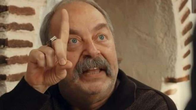 Denkalkar'n kardei yine TRT dizilerinden Seksenler'in yldz kt.