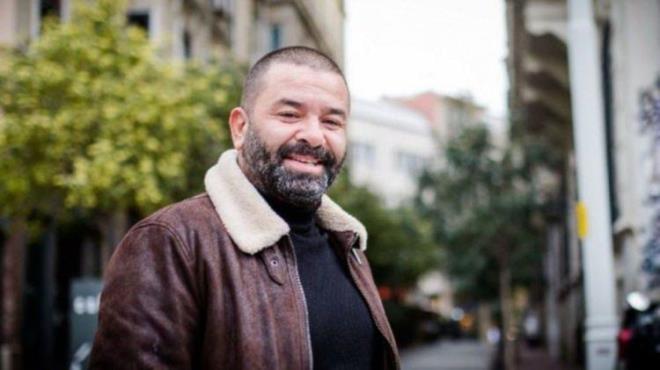 "Yeniden evlilii dnyor musunuz?" sorusuna akrak, "Ben byle eyler dnmyorum. Hayat yle bir yerde deil. Nasl altm, neler yaptm gryorsunuz." dedi.