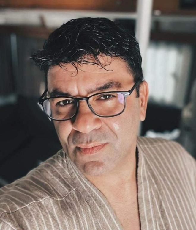 Ceyda Dvenci ile ayrldktan sonra kendini inzivaya eken Blent akrak, zel hayat hakknda arpc aklamada bulundu.