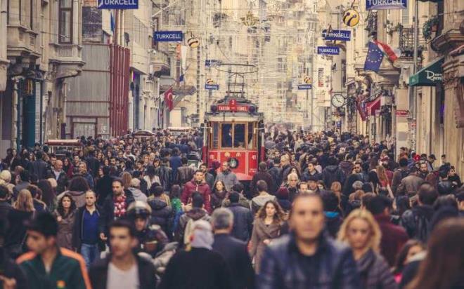 TK'in son verilerine gre, 2023'te stanbul'un nfusu bir nceki yla kyasla 252 bin 27 kii azalarak 15 milyon 655 bin 924 kiiye dt. Ancak stanbul'un nfusunun azalmasna ramen, ehirde yaayanlarn aslen nereli olduu merak konusu. stanbul'da en ok nereli var ve stanbul'da en ok hangi memleketten insan yaad gndeme geliyor. Peki, stanbul'da en ok nereli var? stanbul'da en ok hangi memleketten vatanda var?